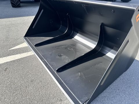 Quicke Volumenschaufel VS 200 mit Euroaufnahme