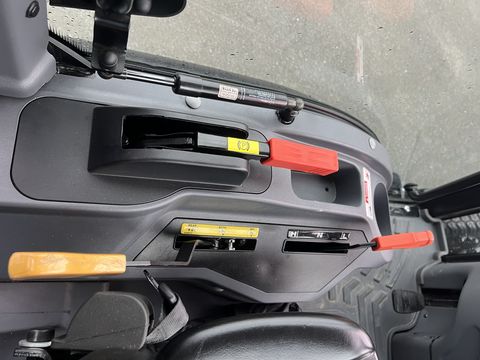 Solis 26 HST 4WD mit Kabine