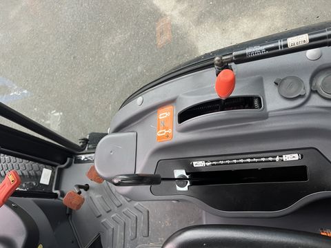 Solis 26 HST 4WD mit Kabine