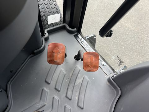 Solis 26 HST 4WD mit Kabine