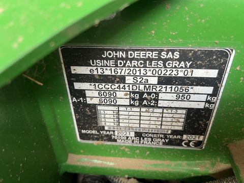 John Deere C441R