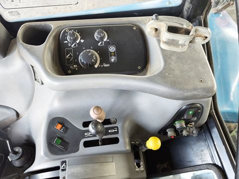 New Holland TS90