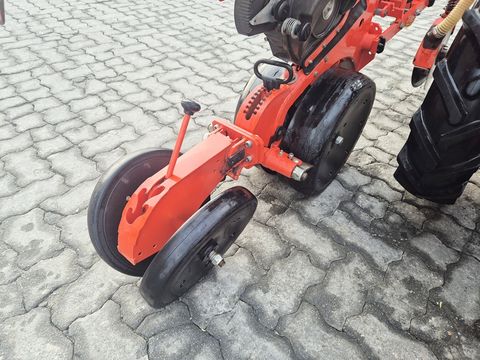 Kuhn Maxima 2 M 300 4-reihig