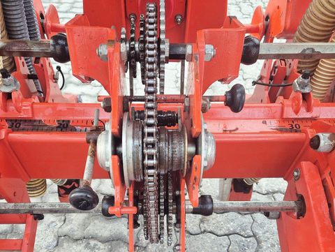 Kuhn Maxima 2 M 300 4-reihig