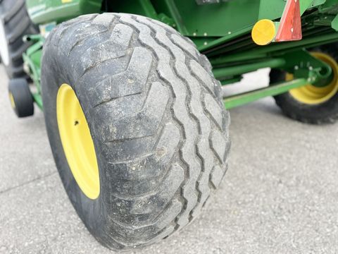 John Deere 854 Premium Rundballenpresse