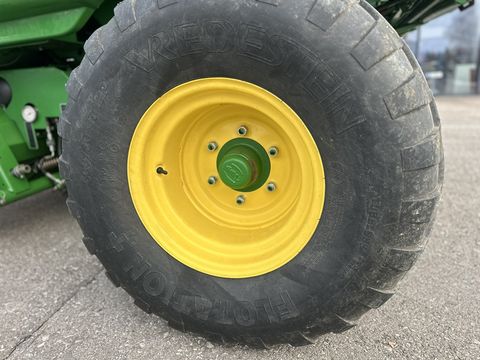 John Deere 854 Premium Rundballenpresse