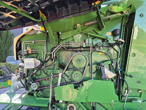 Krone Comprima V150 Rundballenpresse