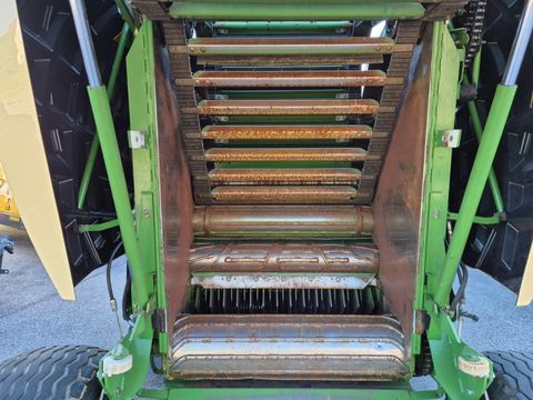 Krone Comprima V150 Rundballenpresse