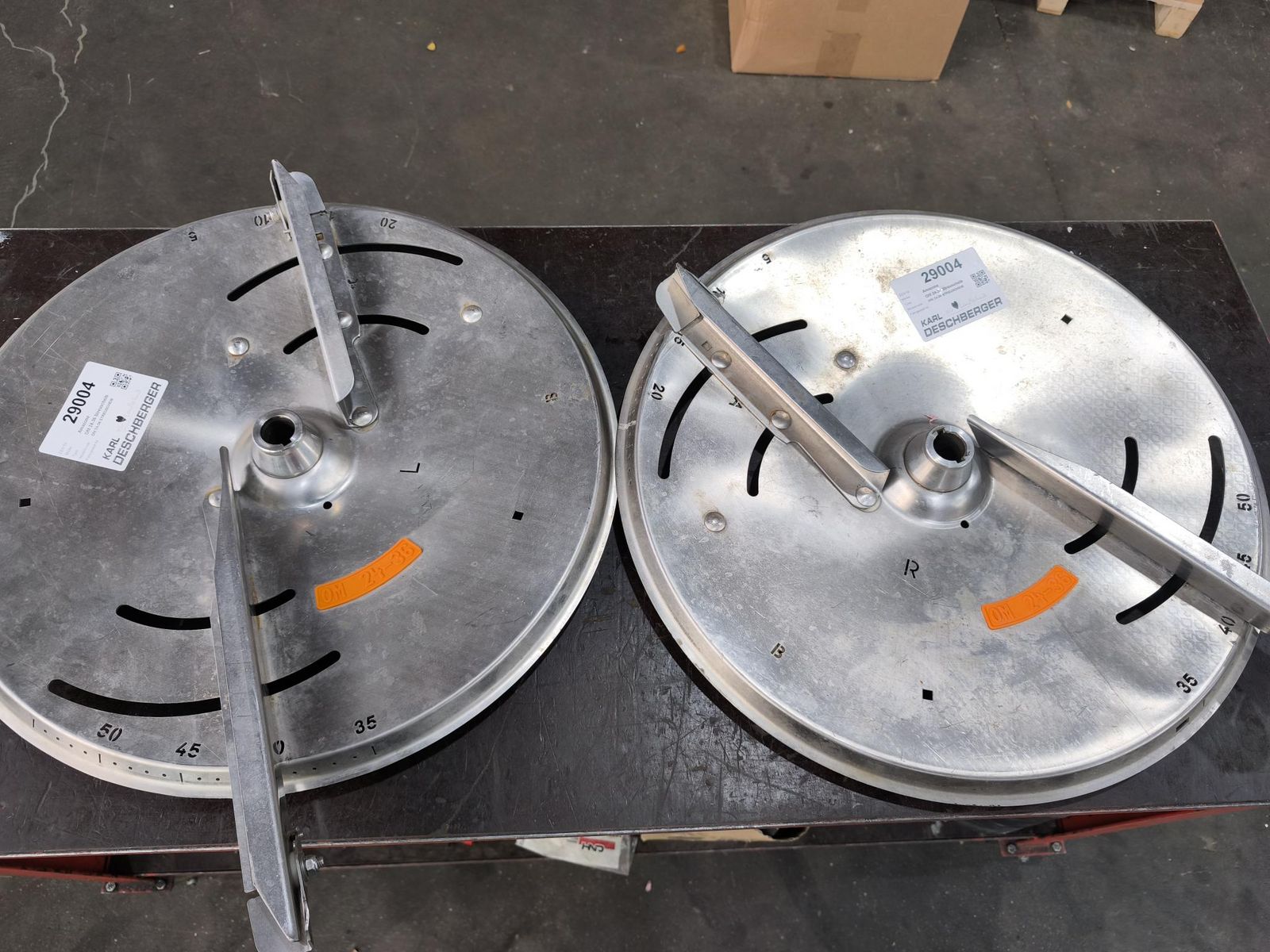 Amazone OM 24-36 Streuscheiben 2