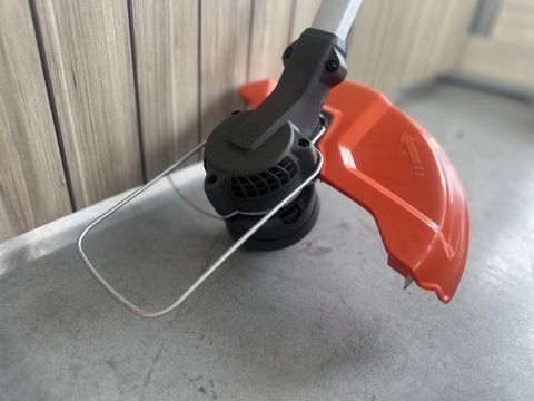 Husqvarna Husqvarna 215iL- Akkutrimmer