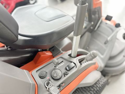 Husqvarna Rider RC 320Ts AWD