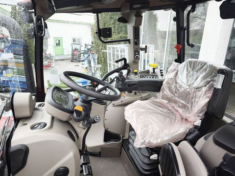 Case IH Farmall 120M