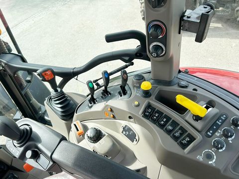 Case IH Farmall 120M