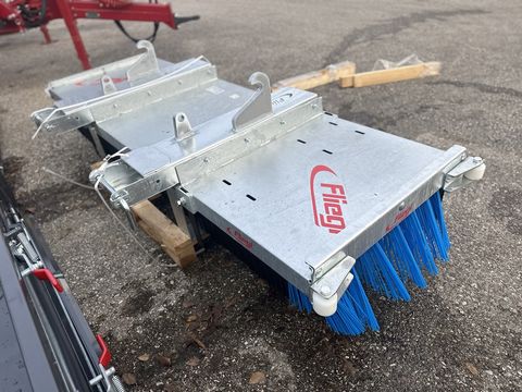 Sonstige Fliegl Luchs Kehrbesen 2.500 mm breit