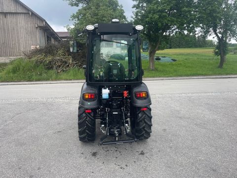 Solis 26 HST Panther mit Kabine
