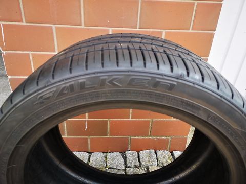 Sonstige Falken Azenis FK510 255/40 R18 99Y