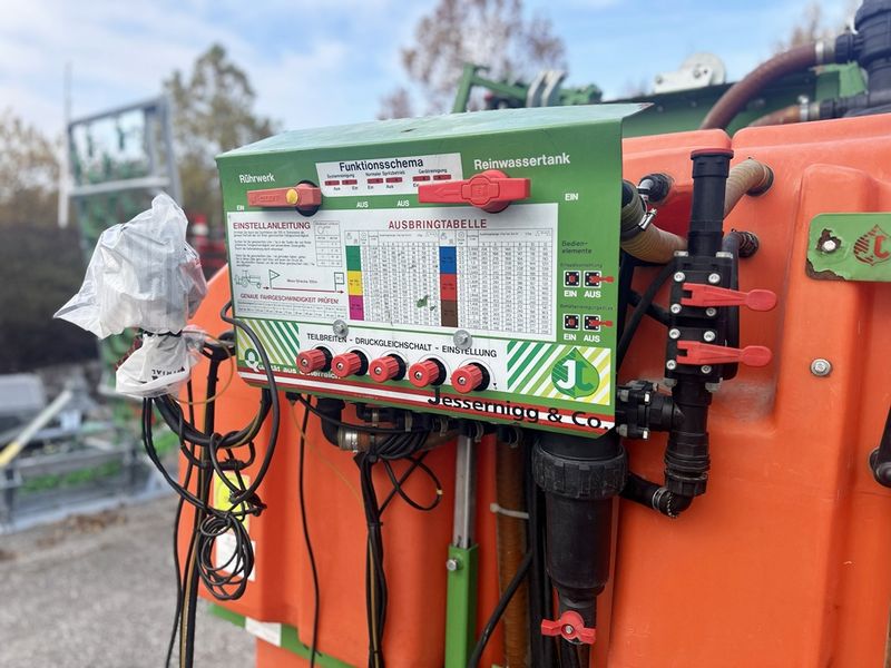 Jessernigg 1200 l Feldspritze  2