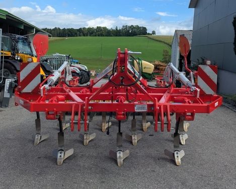 Pöttinger Synkro 3030 Nova Grubber