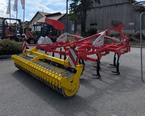 Pöttinger Synkro 3030 Nova Grubber