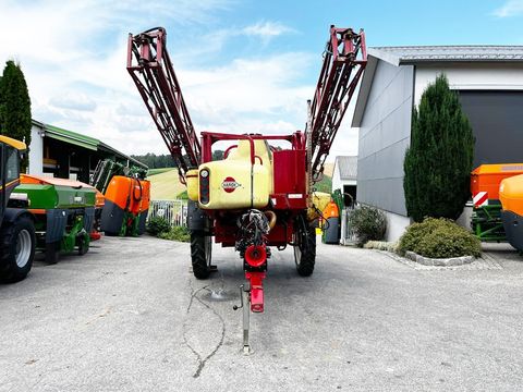 Hardi Commander 2800 l Feldspritze gezogen