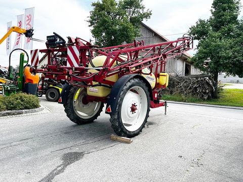 Hardi Commander 2800 l Feldspritze gezogen