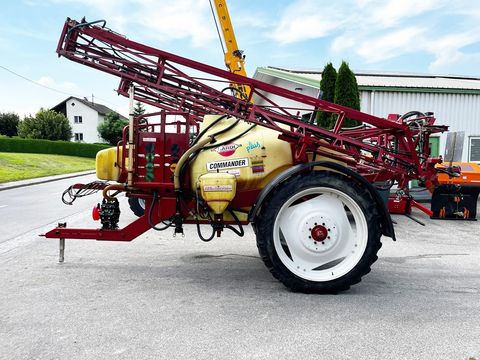 Hardi Commander 2800 l Feldspritze gezogen