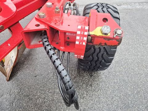 Pöttinger Servo 45S Plus Volldrehpflug 5-scharig