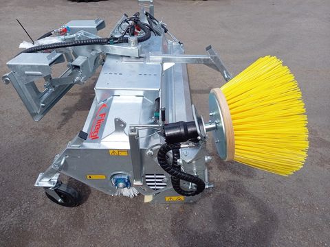 Fliegl Kehrmaschine Typ 500 - 2.100 mm breit