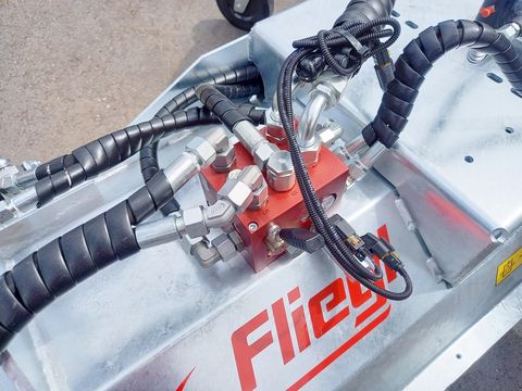 Fliegl Kehrmaschine Typ 500 - 2.100 mm breit