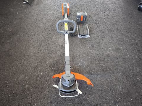 Husqvarna Husqvarna 215iL- Akkutrimmer