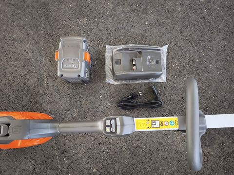 Husqvarna Husqvarna 215iL- Akkutrimmer