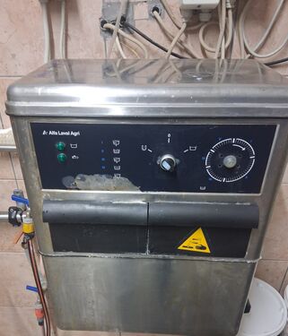 Alfa Laval  Doppel 4 Fischgräten Melkstand