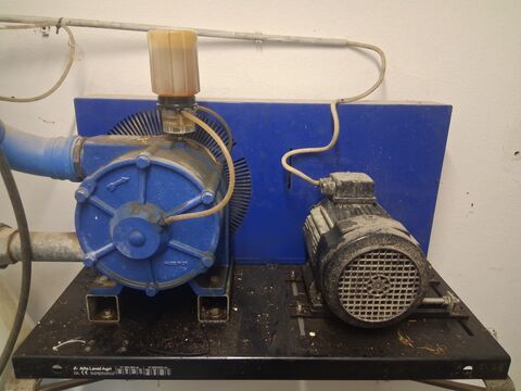 Alfa Laval  Doppel 4 Fischgräten Melkstand