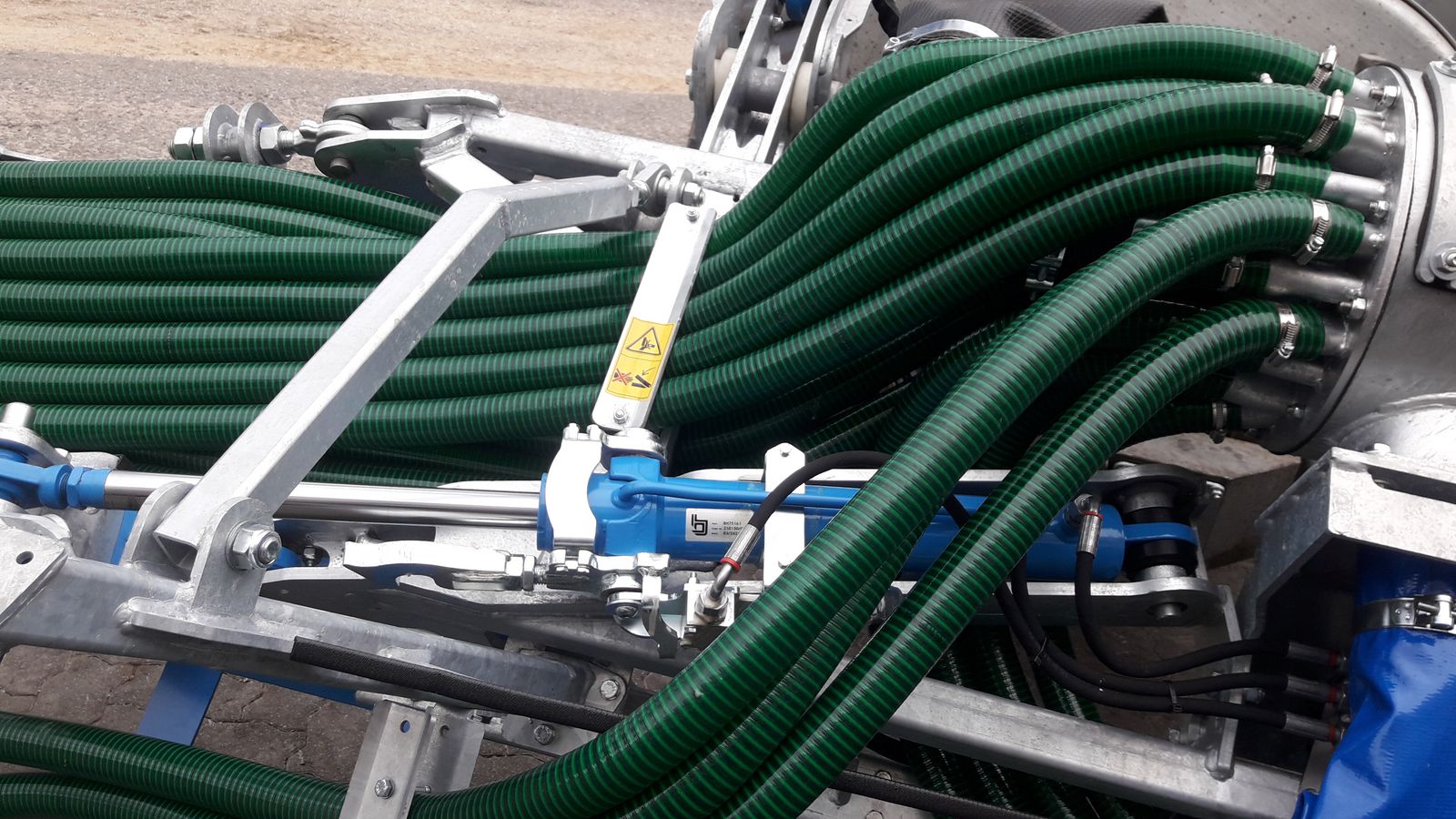 Bomech Schleppschuhverteiler UP7,5m Field Contour Syst  2