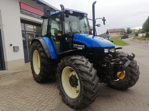 New Holland TS110