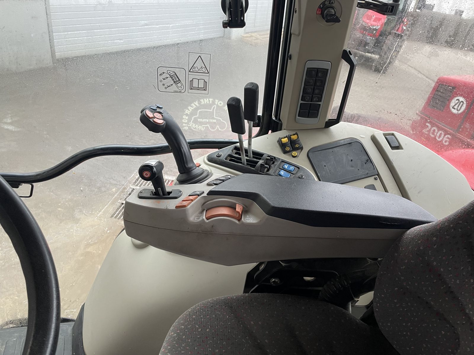 Massey Ferguson MF 5710 SL Dyna-6 Efficient 3