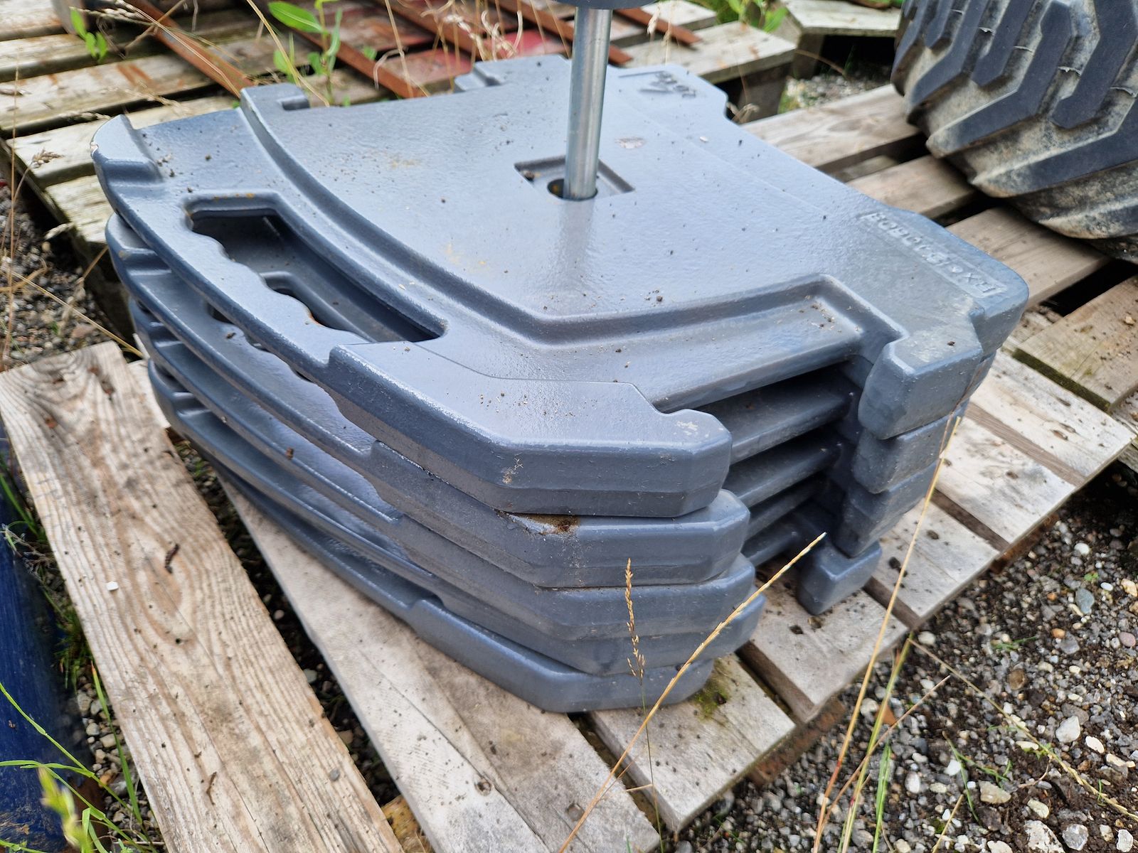 Massey Ferguson Frontgewichtsplatten zum Einhängen  2