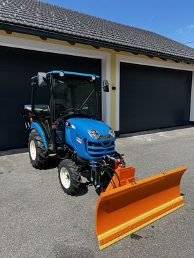 LS Traktor XJ 25 HST SNOW-LINE