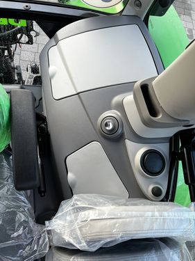 Deutz Fahr 6160 POWERSHIFT (Stage V)