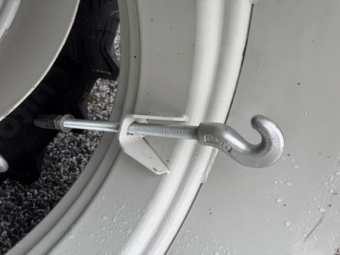 Sonstige Trinker Zwillingsreifen 380/85R30