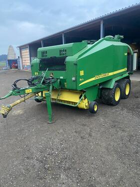 John Deere 678PB