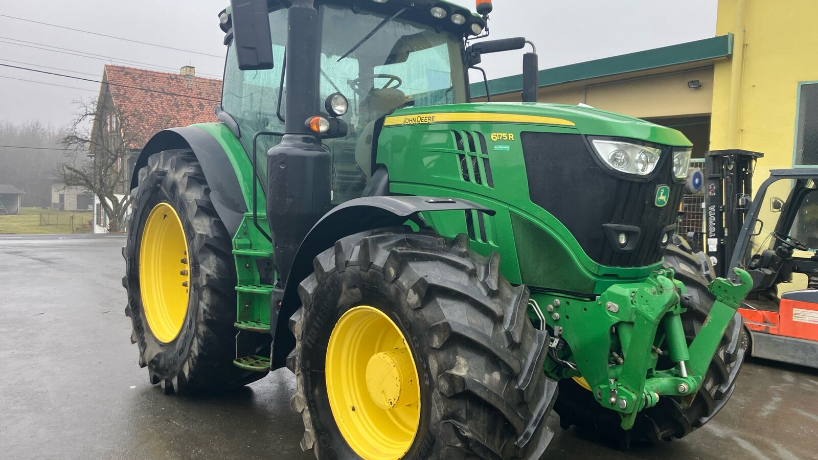 John Deere 6175R 2