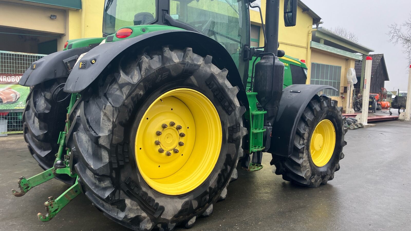 John Deere 6175R 3
