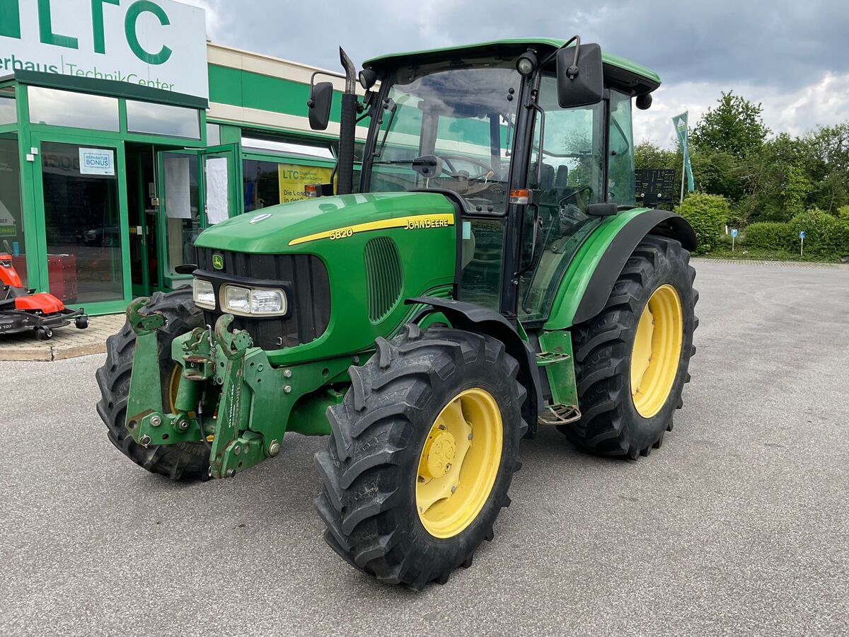 John Deere 5820 1