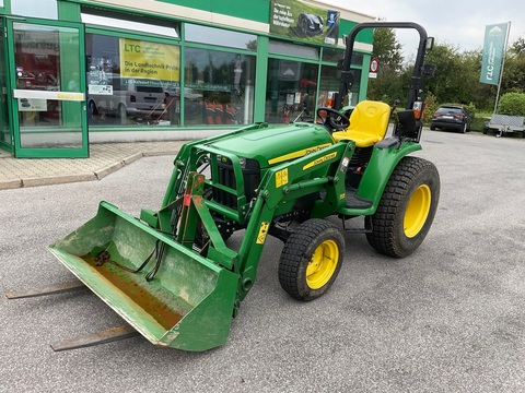 John Deere 3036E