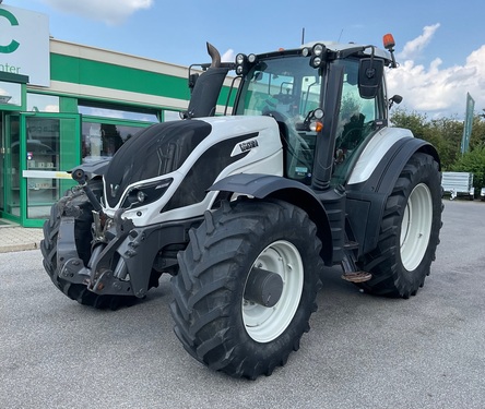 <strong>Valtra T254 Versu</strong><br />