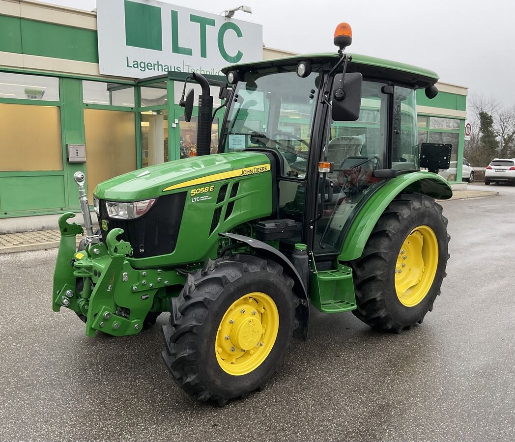 John Deere 5058E 1