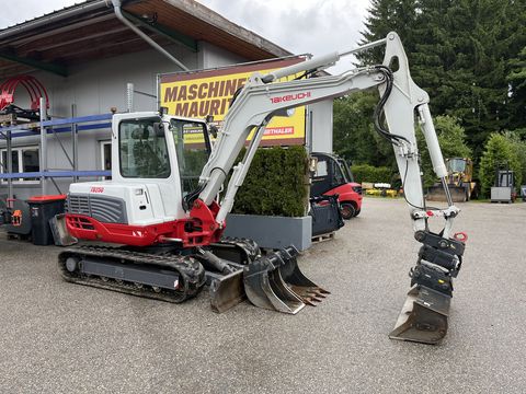Takeuchi TB 250 Powertilt 
