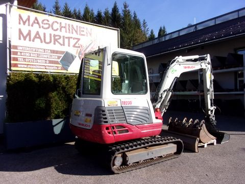 Takeuchi TB 235