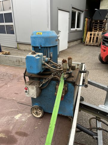 Sonstige Eigenbau Holzspalter 20t